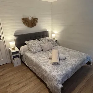 https://chambre-dhotes-du-vieux-collonges.hotels-rhonealpes.com